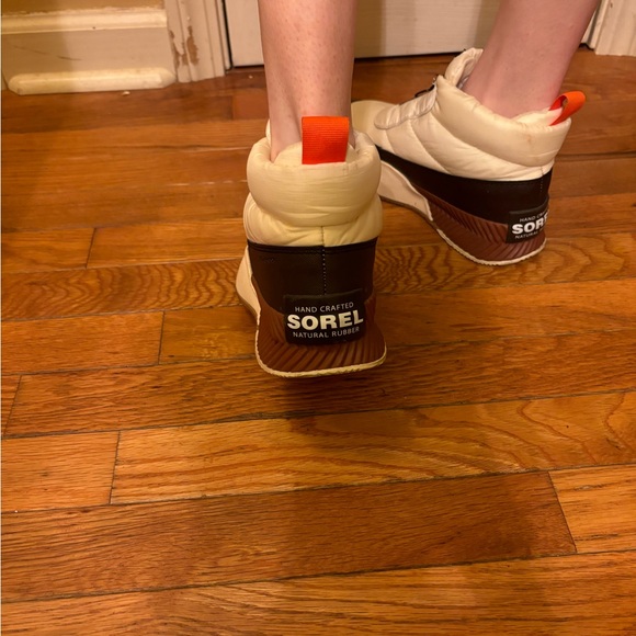 Sorel sneakers. Size 6. Worn twice. Great condition. Cream and brown. - Picture 3 of 3